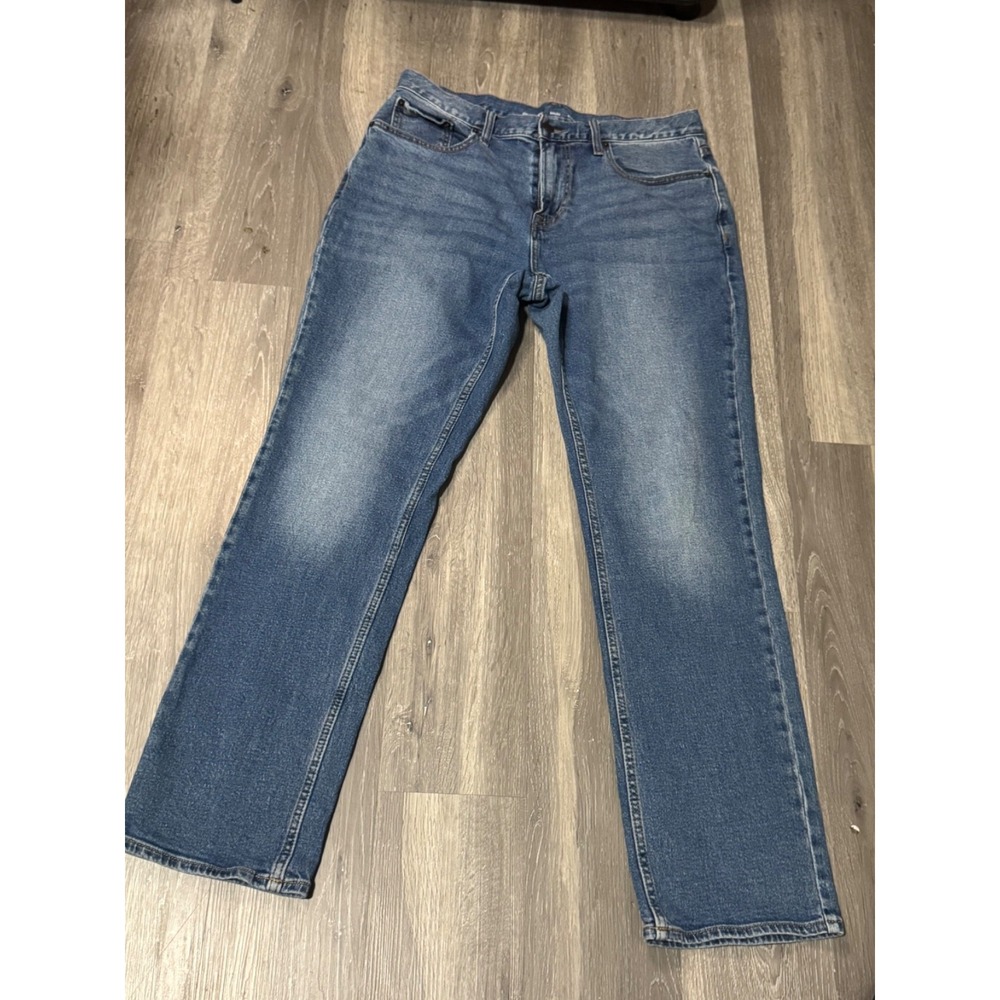 Old Navy Straight Built-In Flex Jeans Mens 34X32 Medium Wash Blue